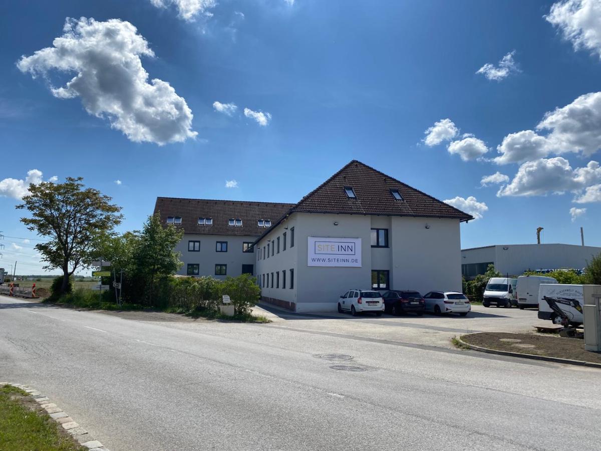 Site.Inn Wien Himberg Eksteriør billede